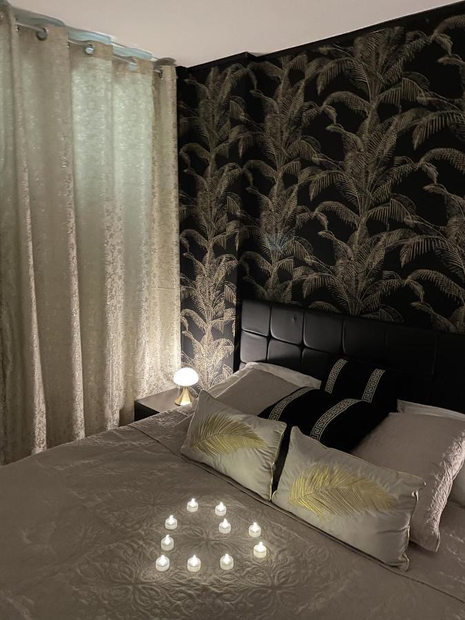 By Neptune - Appartement Rustique Jacuzzi Bondy Luaran gambar