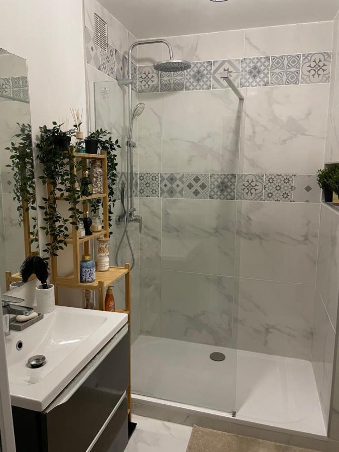 By Neptune - Appartement Rustique Jacuzzi Bondy Luaran gambar