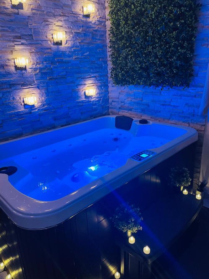 By Neptune - Appartement Rustique Jacuzzi Bondy Luaran gambar